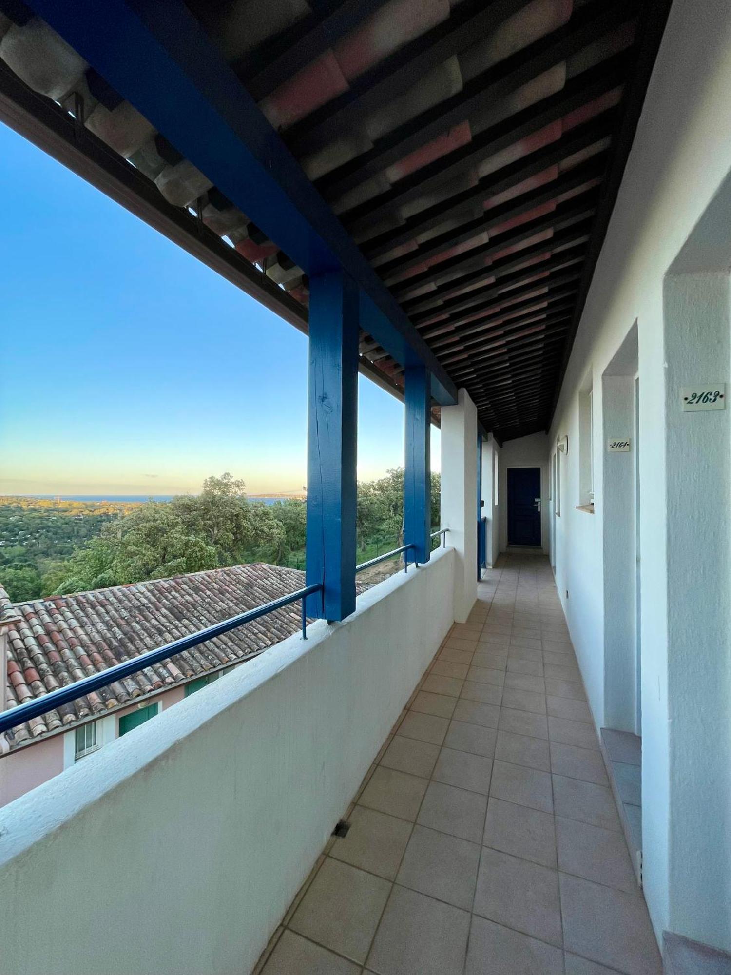 Charmant Appartement Village Restanques De Saint Tropez Гримо Экстерьер фото